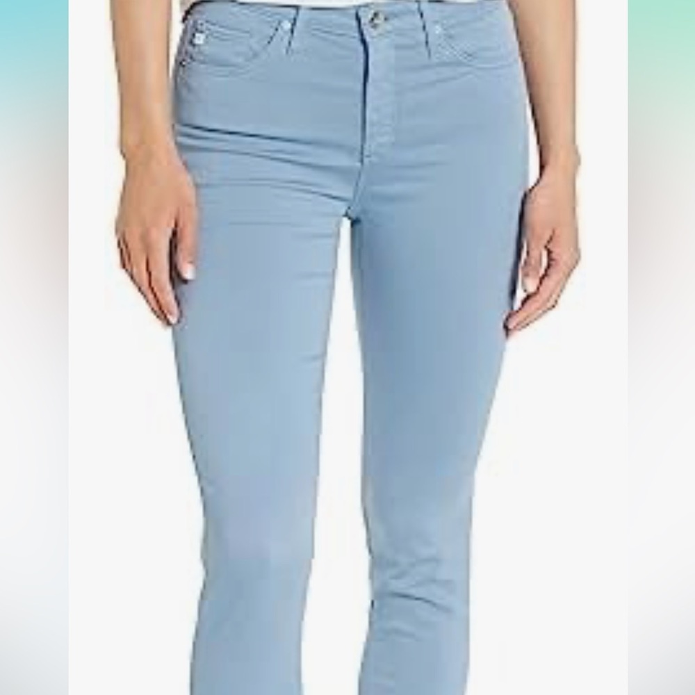 AG Prima Crop- Color Clear Skies
Size 27
Inseam 25